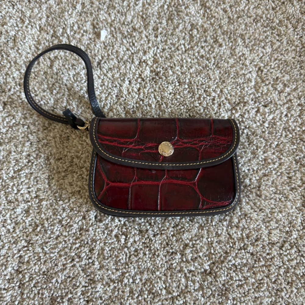 Elegant Red Croc-Embossed Women's Bag